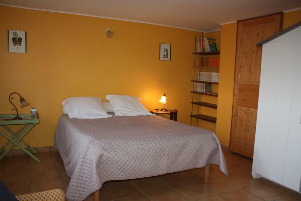 Presbytere De Jonquiere Bed and Breakfast Lavaur  Εξωτερικό φωτογραφία